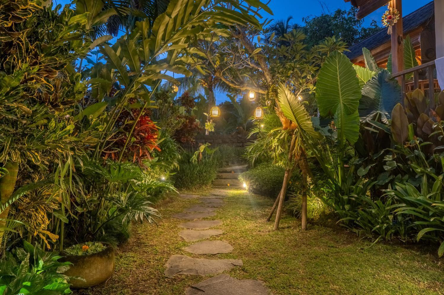 Mahadana Ubud Экстерьер фото